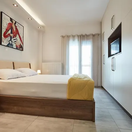 F & B Collection - Flat For 4 * Saloniki